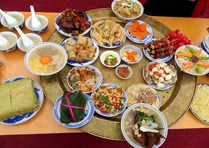Cảnh báo chế độ ăn uống gây hại cho sức khỏe trong ngày tết
