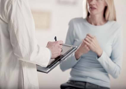 Uống thuốc phá thai hay hút thai an toàn hơn?