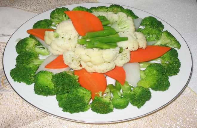 Ăn nhiều rau củ giúp hạn chế tăng cân ngày tết